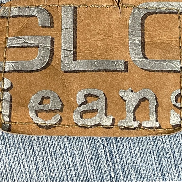 Glo Jeans Capri pants size 5 light wash, butterfly on pockets, rolled cuffs - Picture 12 of 15